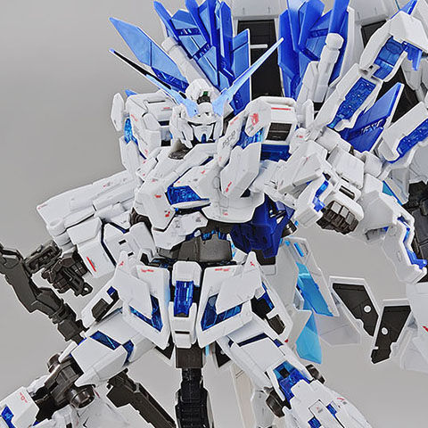 ガンダムuc より 全アームド アーマーを装着した ユニコーンガンダム ペルフェクティビリティ のプラモデルがガンダムベース限定で発売 Hobby Watch