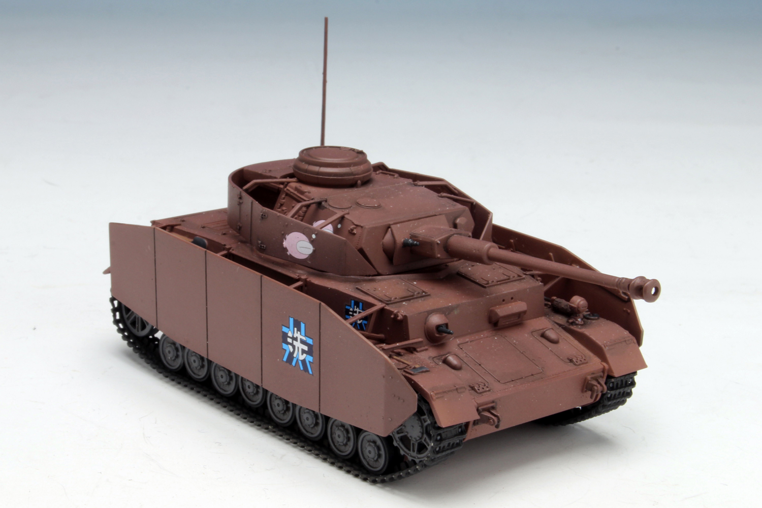 ガルパン に登場する Iv号戦車d型改 や Iv号戦車d型 など4つがセットになったプラモデルキットが7月に発売 Hobby Watch