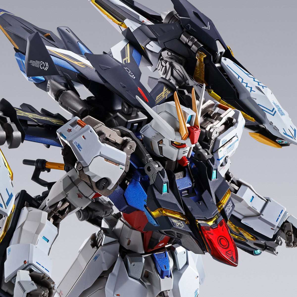 オリジナル要素を加えた重装備パック！ 「METAL BUILD ライトニングストライカー」受注開始 - HOBBY Watch