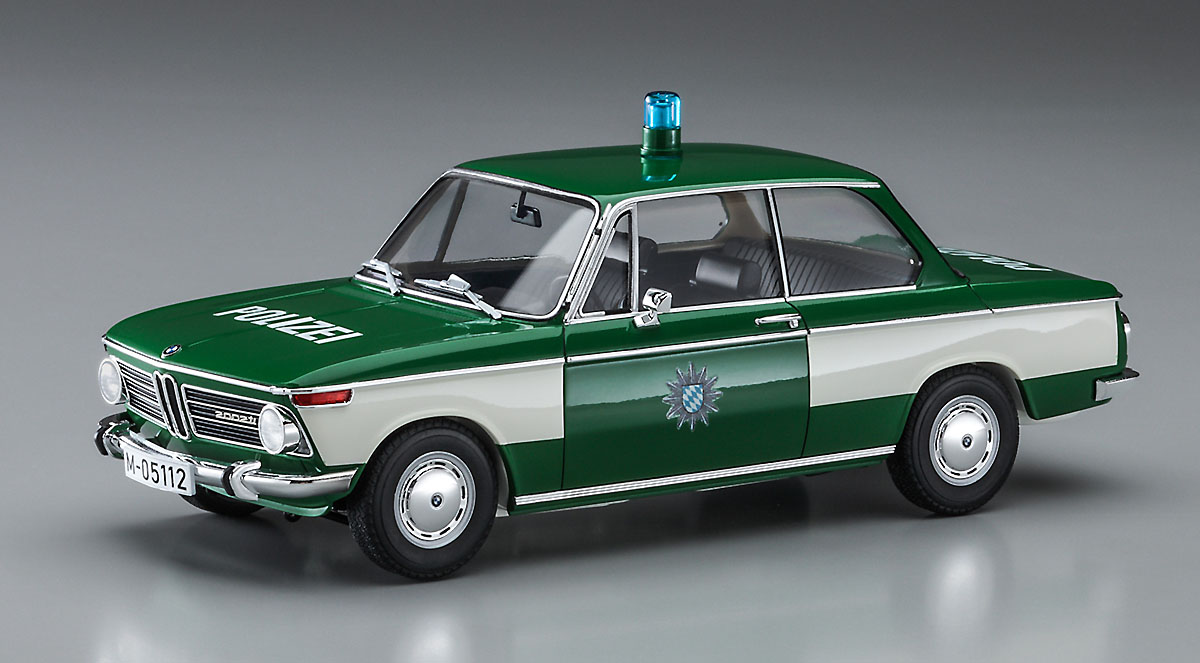 バイエルン州警察パトカーの1/24スケールプラモデル「BMW 2002 ti