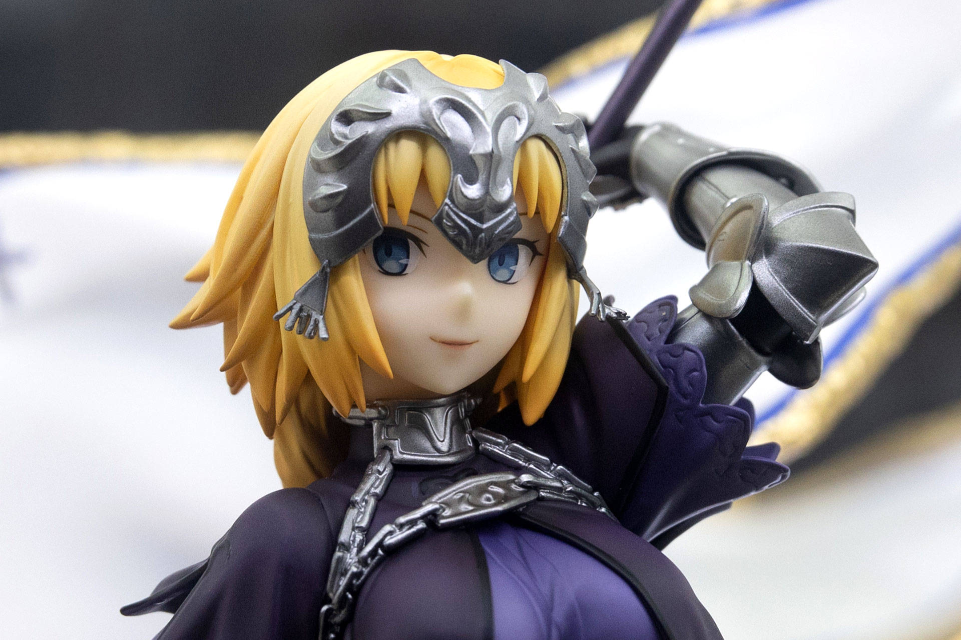 FGO ジャンヌ・ダルク オルタ 第一再臨 鎧 旗・剣別売り コスプレ-