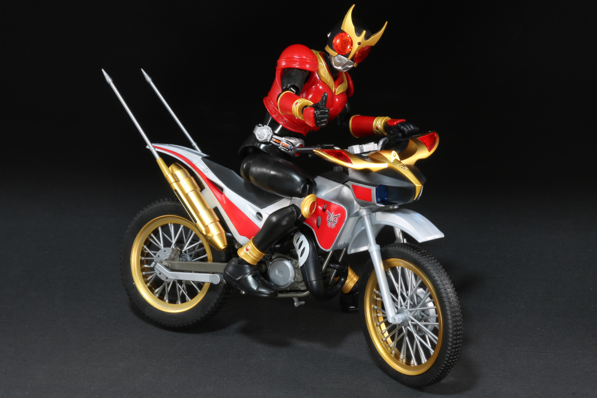 sh フィギュアーツ トライチェイサー2000 仮面ライダークウガ バイク