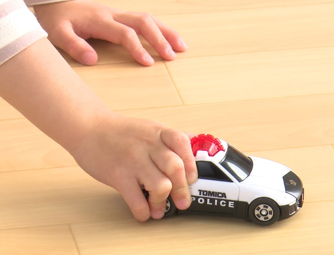 1歳半から遊べる はじめてトミカ 誕生 第1弾は パトカー 日産 Gt R 消防車 Hobby Watch