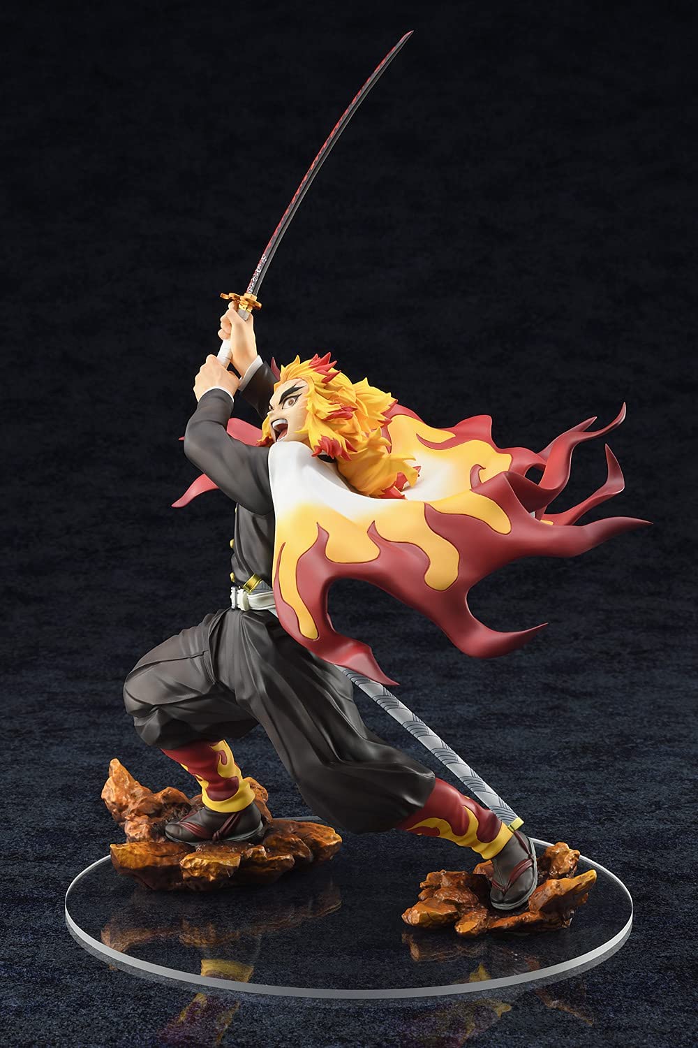 日輪刀を構える「煉獄杏寿郎」の1/8スケールフィギュアがAmazonにて45