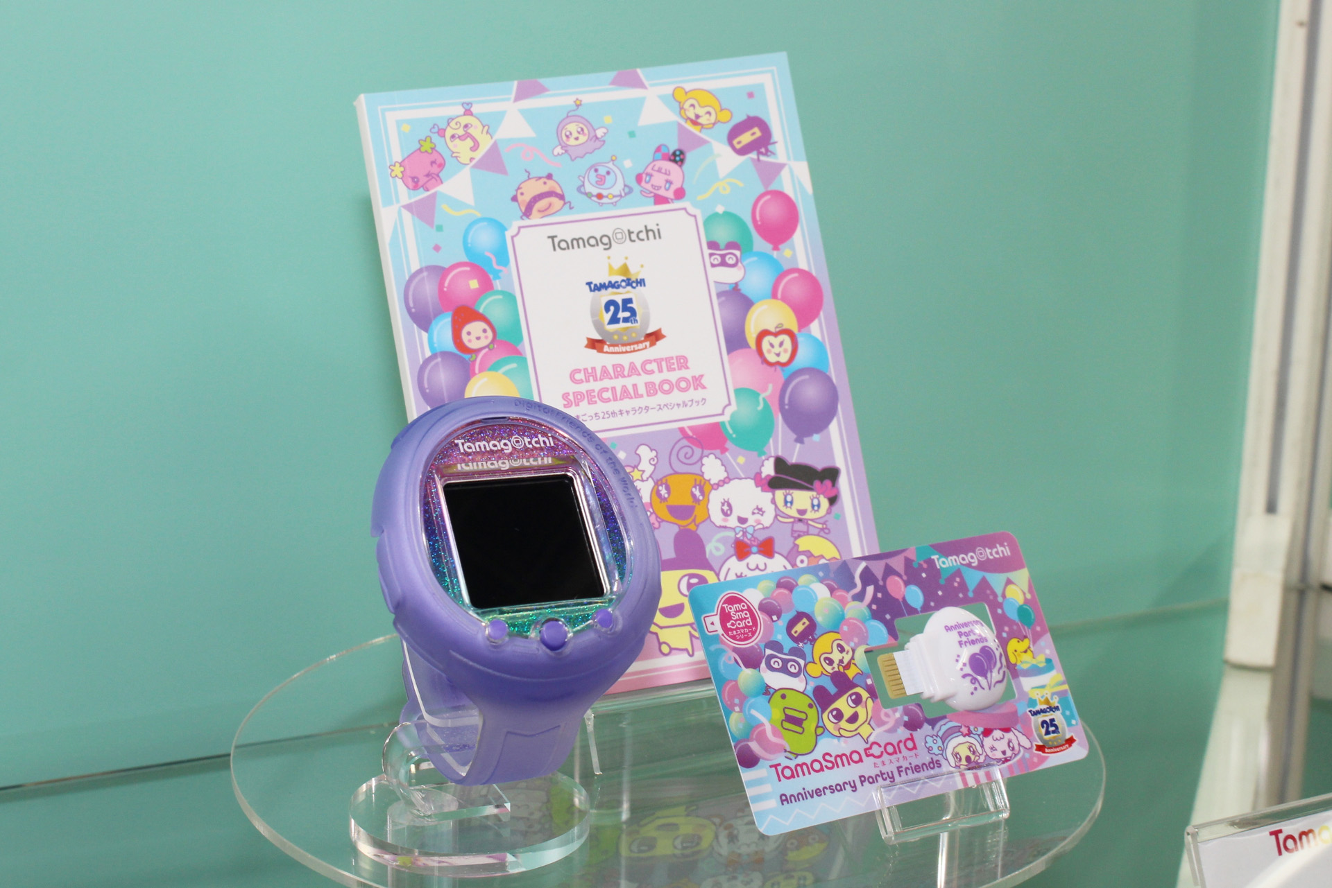 おもちゃ見本市】「たまごっち」がスマートに進化した「Tamagotchi Smart」。25周年モデル「アニバーサリーパーティーセット」が11月発売！  - HOBBY Watch