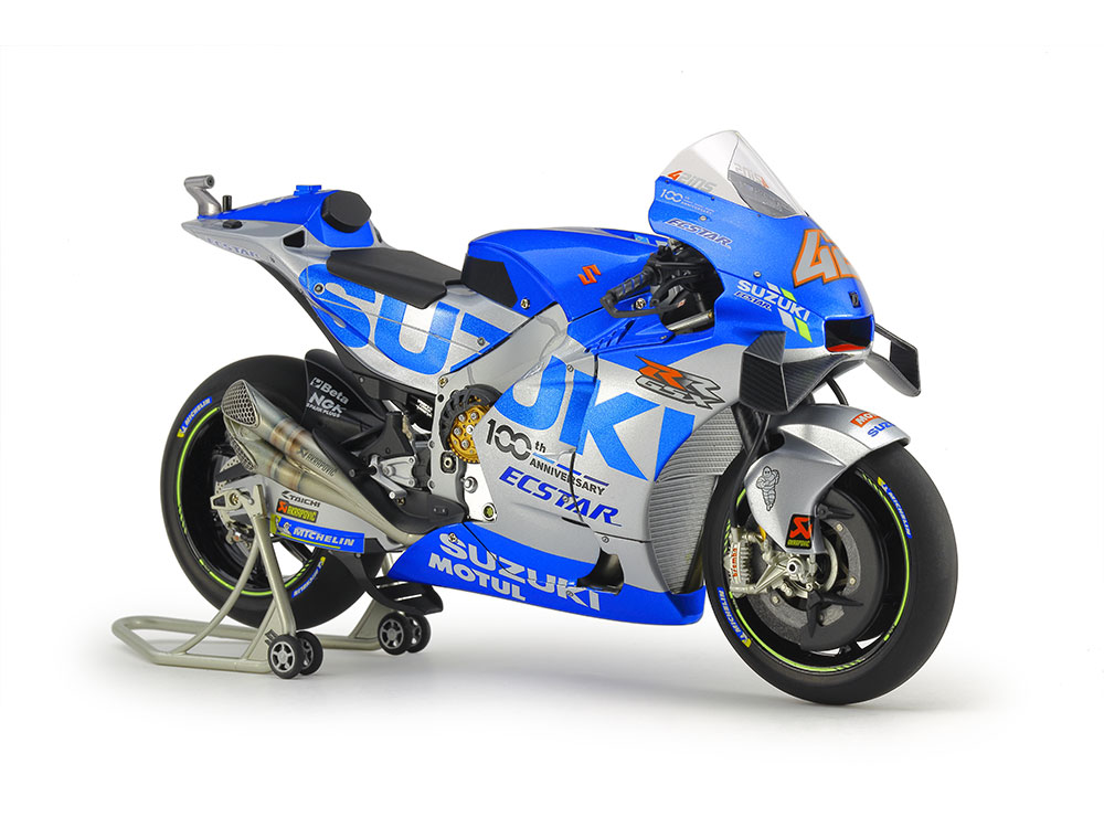 スズキのワークスマシン「GSX-RR」の1/12スケールプラモデル完成品が