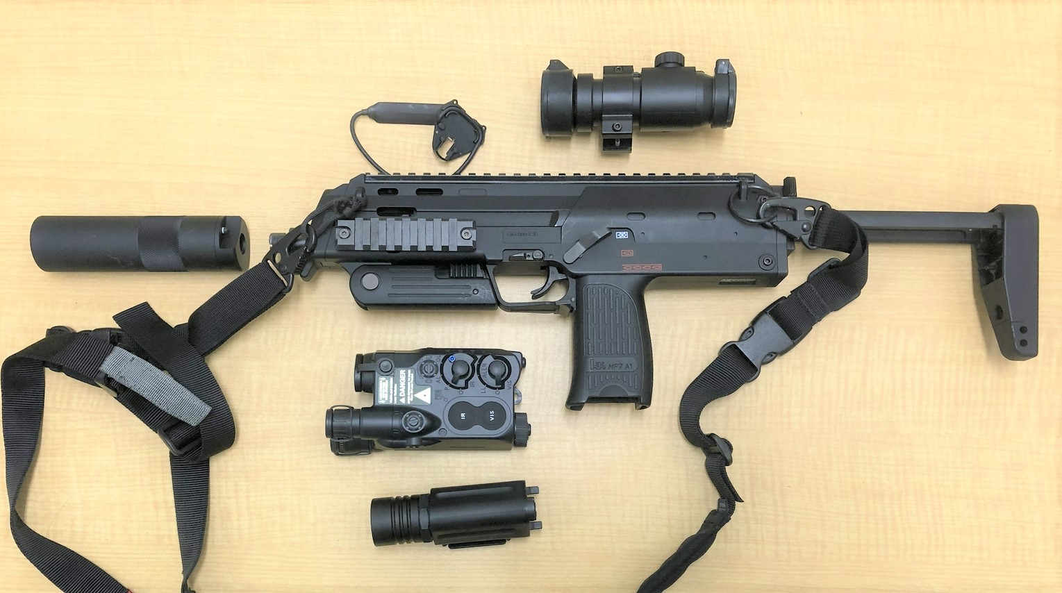 特別企画】サバゲーに向けて愛銃「MP7A1 ブラック」を“架空の近未来
