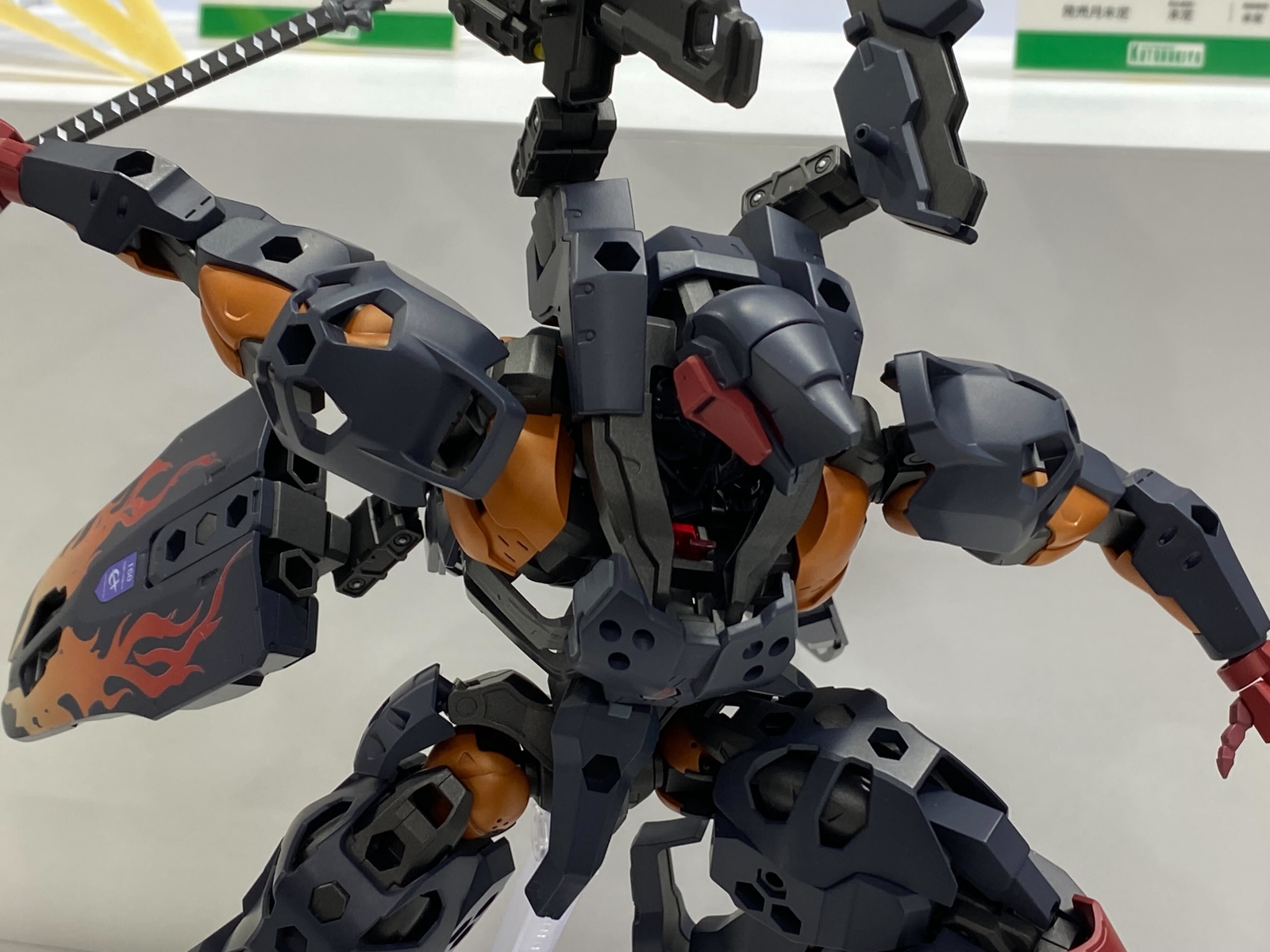 ヘキサギア」より「ブイトール＆ポーンX ナイトストーカー仕様