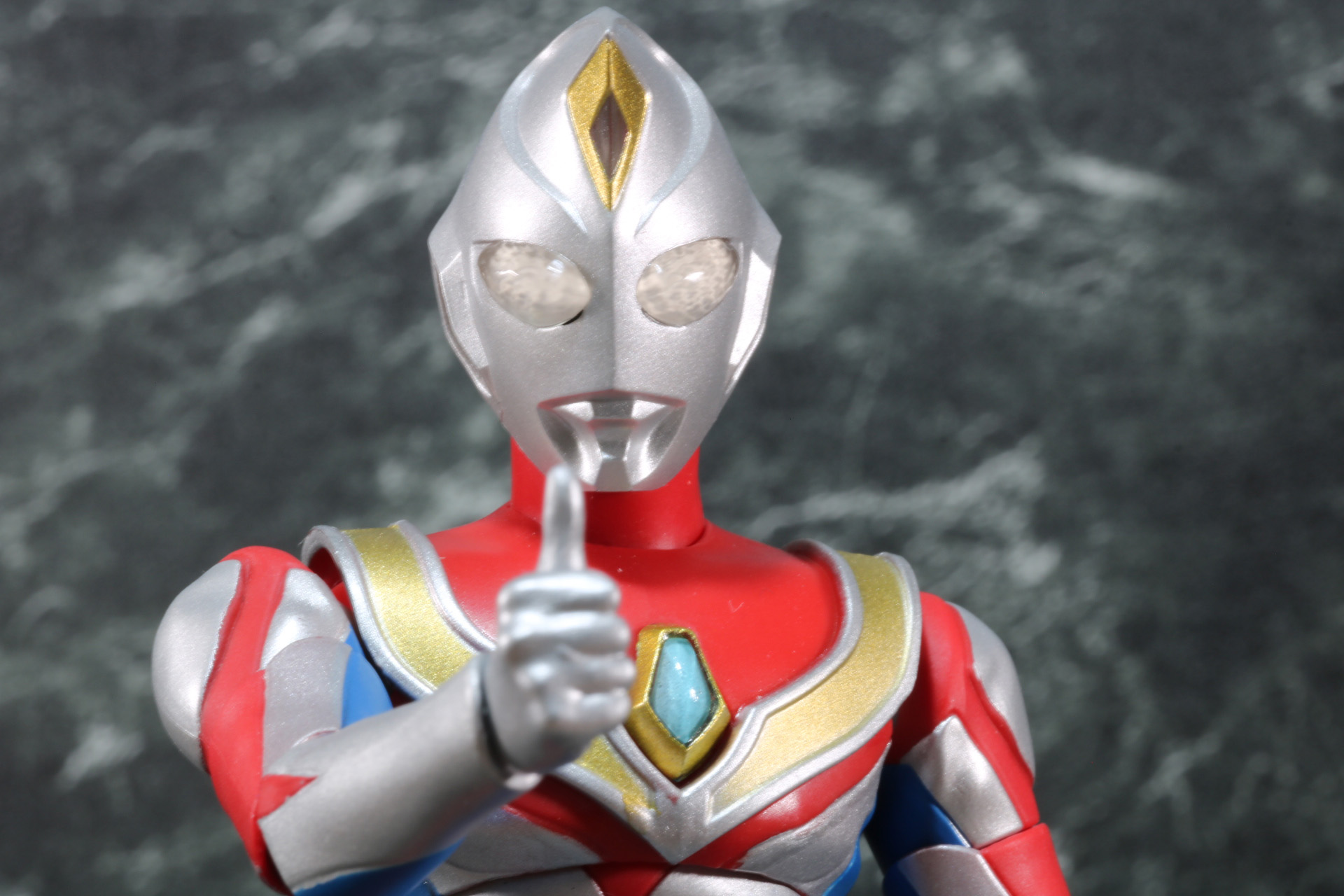 公式専門店 S.H.Figuarts 真骨彫製法 ウルトラマン フィギュア | www