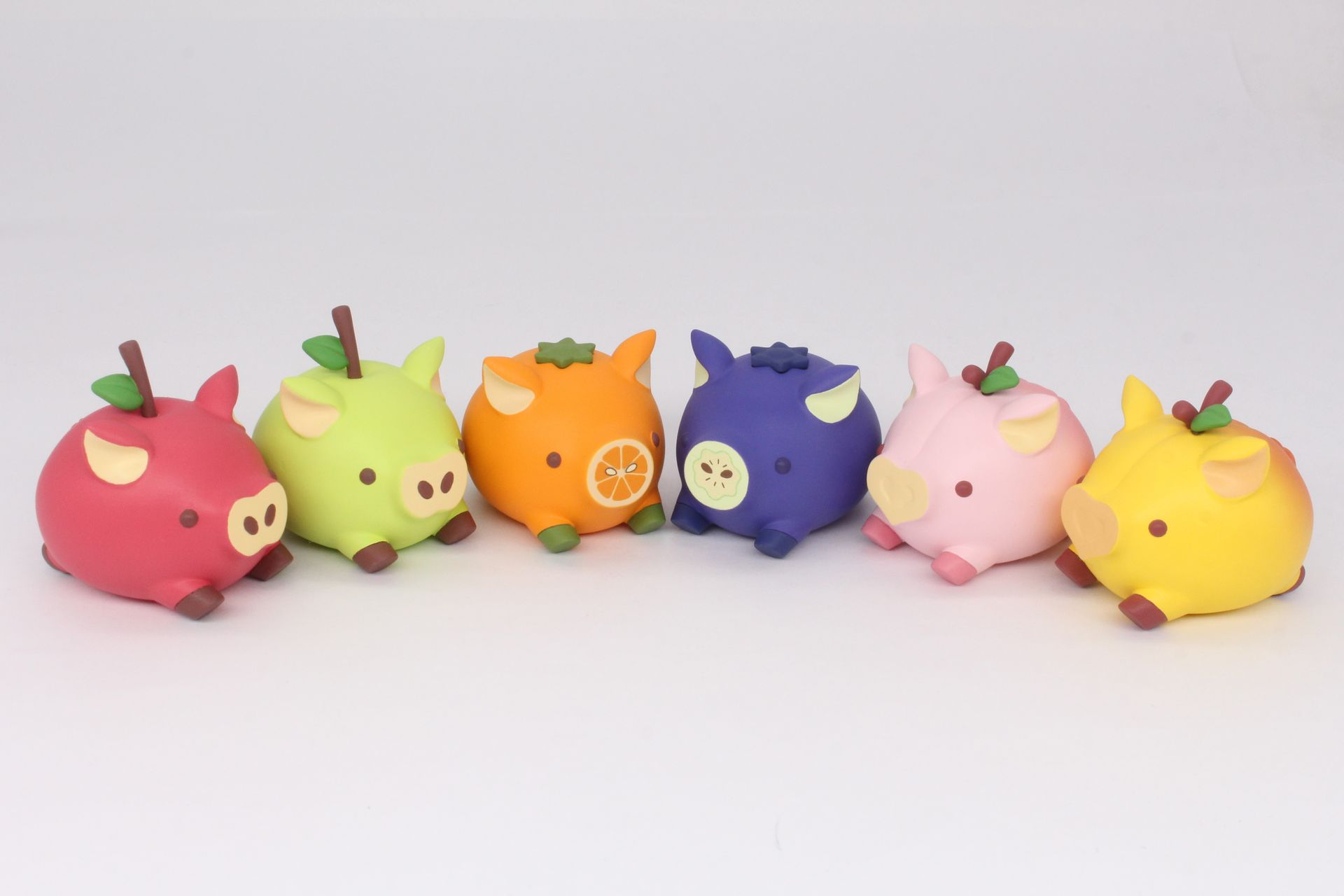 「フルーツ×ブタ」のフィギュアマスコットガチャ「Fruits Pigs」が11月中旬発売 - HOBBY Watch