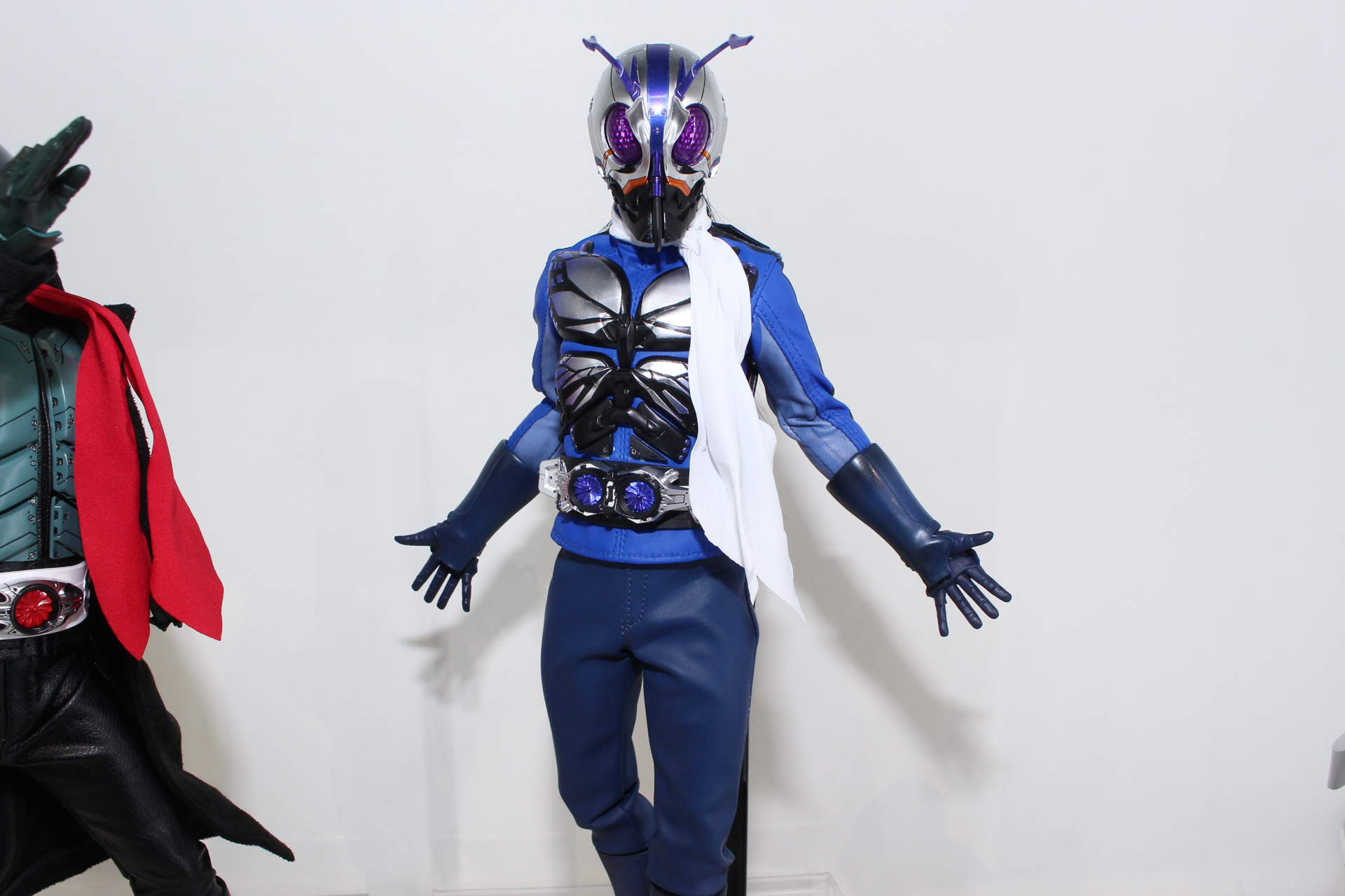 スリーゼロの「フィグゼロ 1/6 仮面ライダー第0号」が出展。劇中の
