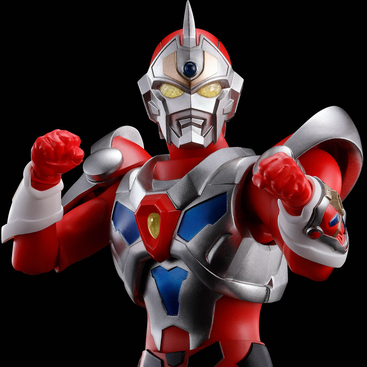 電光超人グリッドマン　1/1スケール　アクセプター　真骨彫グリッドマン　セット 電光超人グリッドマン」よりグリッドマンが真骨彫製法でフィギュア化