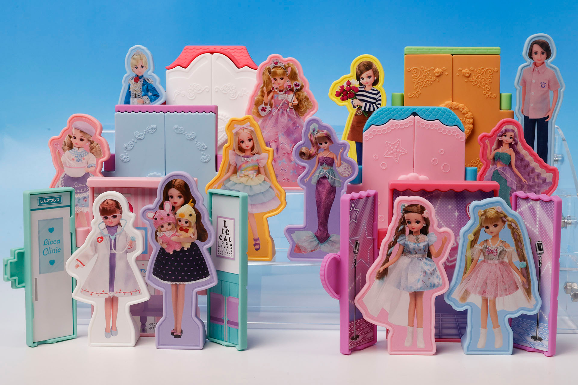 ハッピーセット「リカちゃん」を一足先に遊んでみた！ スタンド型リカちゃんと背景がセットになったおもちゃが登場