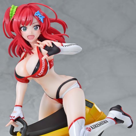 ドルフィンウェーブ」よりトレーニングマシンに跨る「咲宮入華」の