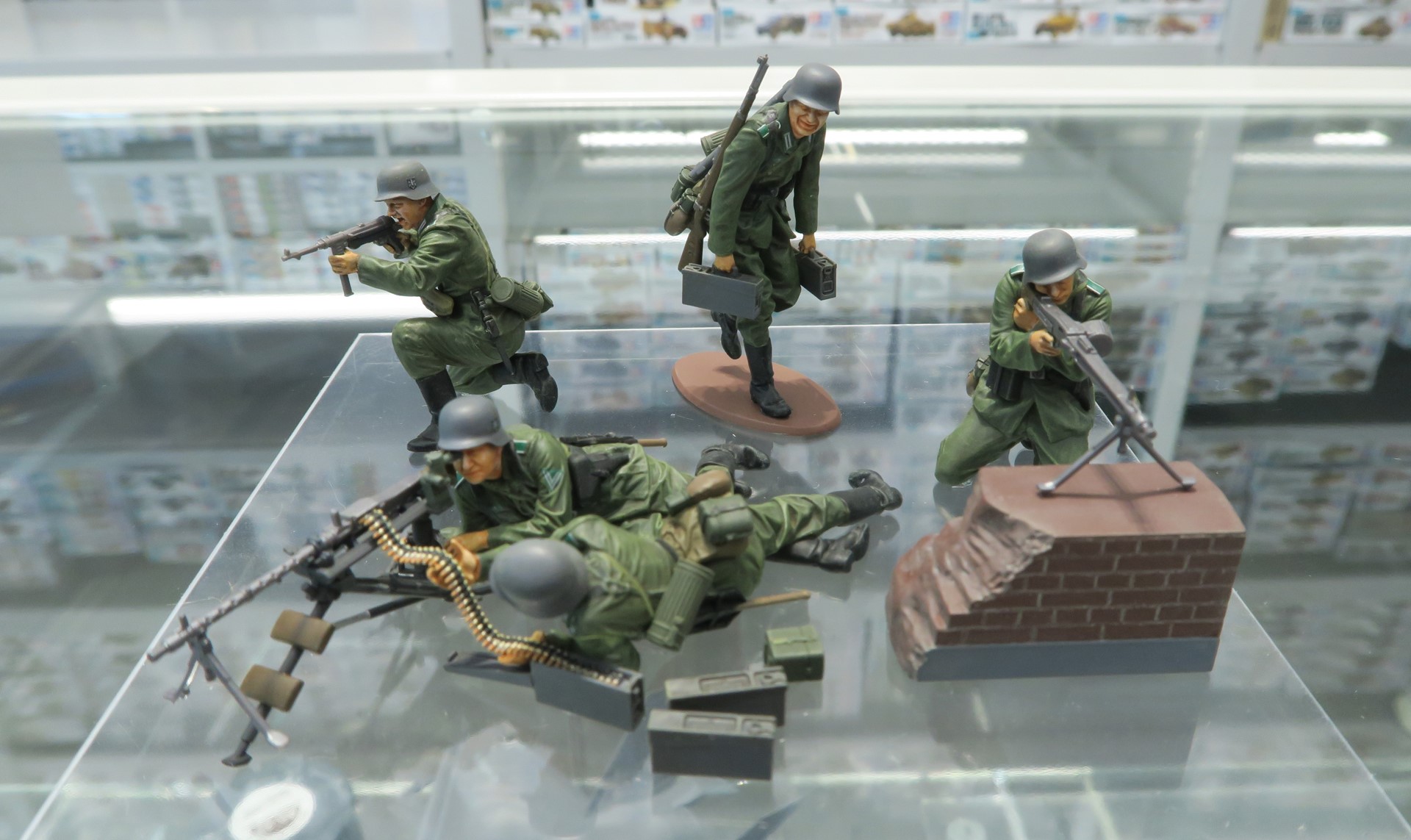 特別企画】【タミヤ撮り下ろし】「1/35 ドイツ機関銃チーム (大戦中期