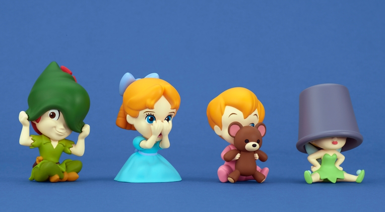 ピーター・パン」の仲間たちが「Hide＆Seek かくれんぼフィギュア