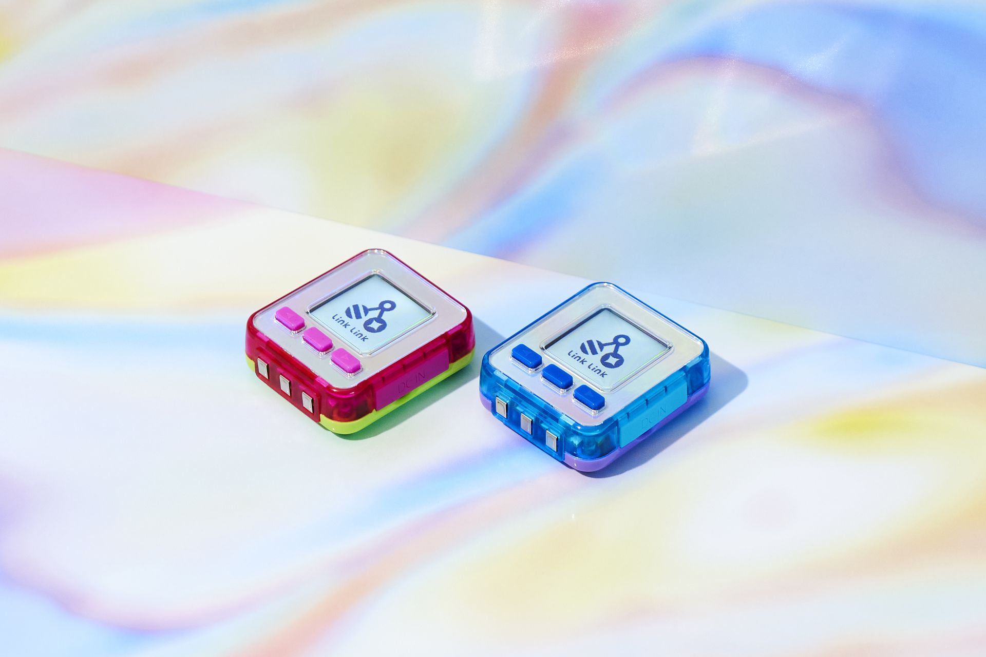 ポケベルみたいなコミュニケーションデバイス「emojam（エモジャム）」が12月10日に発売 - HOBBY Watch