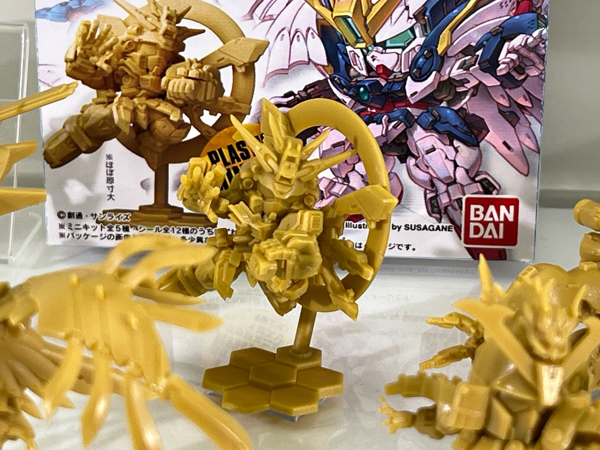 食玩の無彩色SDガンダムフィギュア「ガンダム スペリオルディファイン