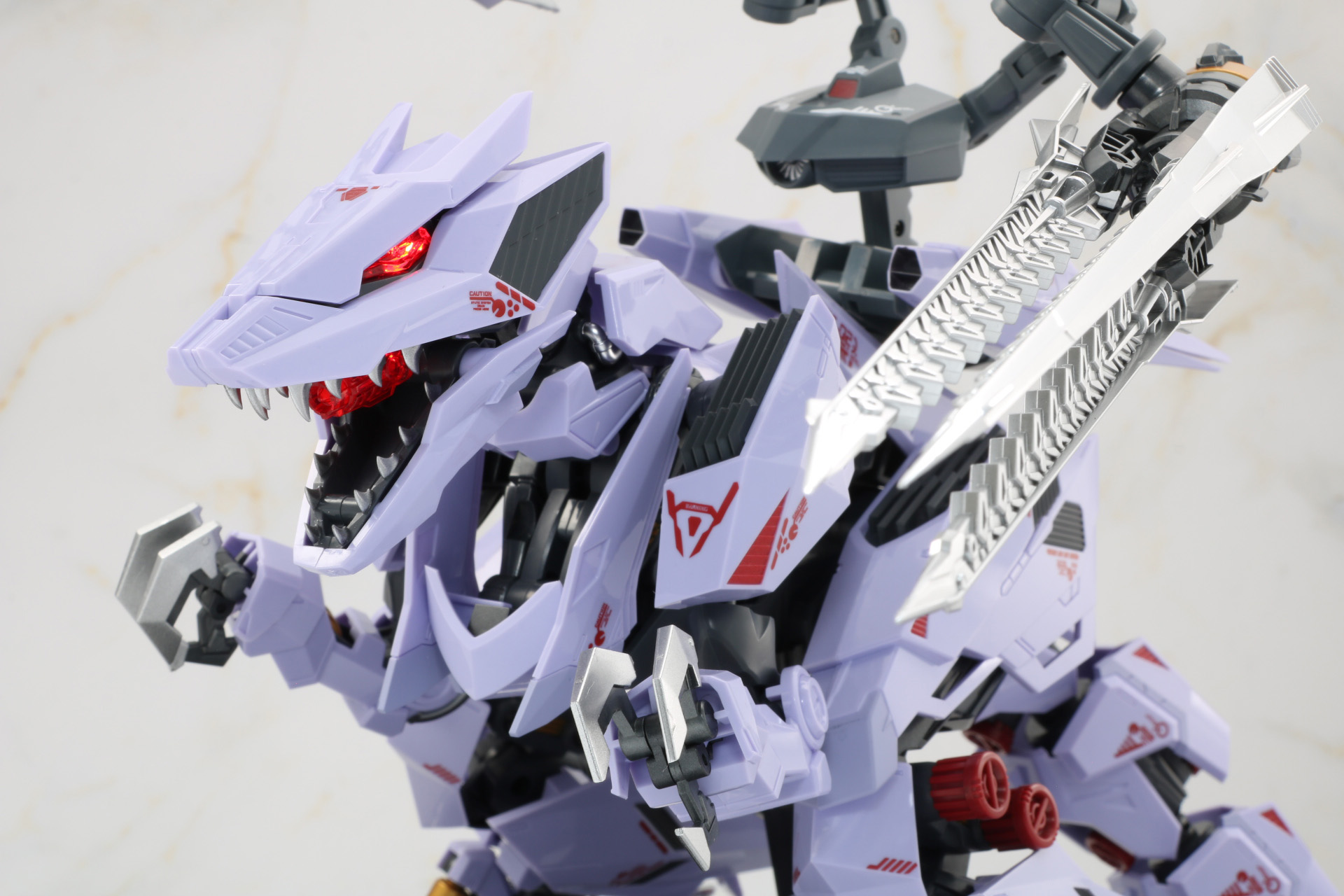 AMZ-01 アダマスマキナ ゾイド バーサークフューラー main.jpg