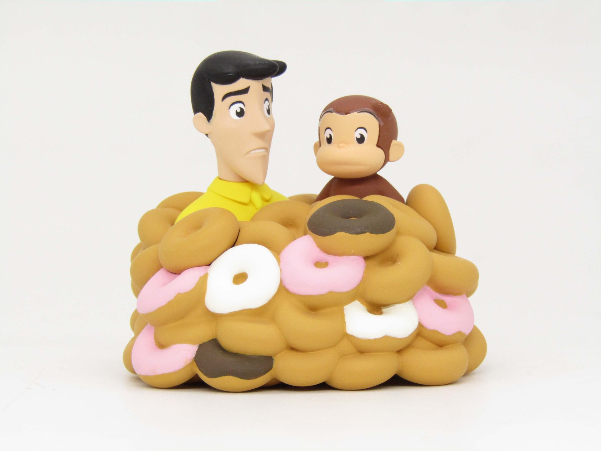 ガチャ「おさるのジョージ まみれるFig.」10月上旬発売。全3種が
