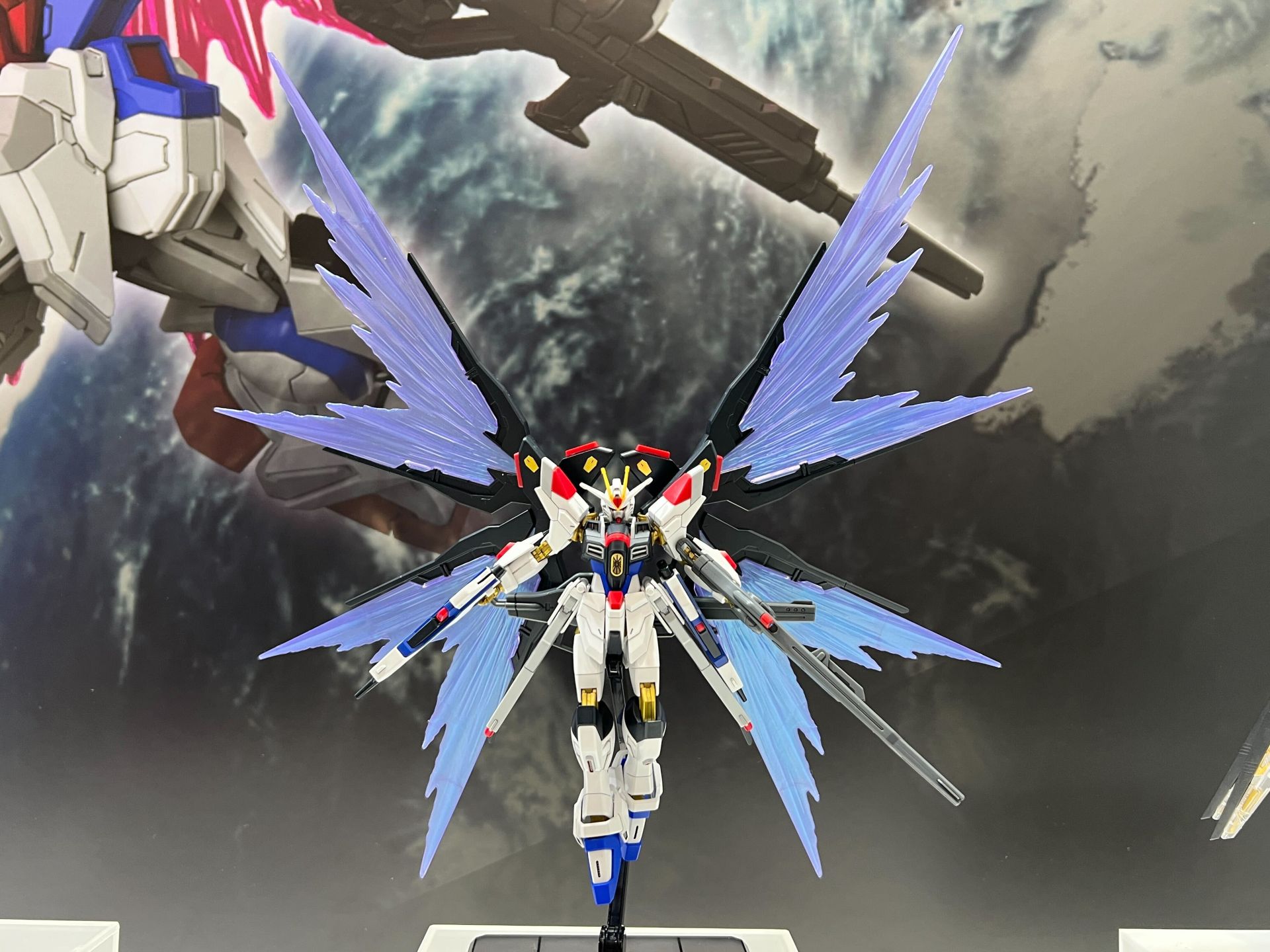 HG ストライクフリーダムガンダム セット ガンダムSEED FREEDOM」より「HG ストライクフリーダムガンダム弐式&光