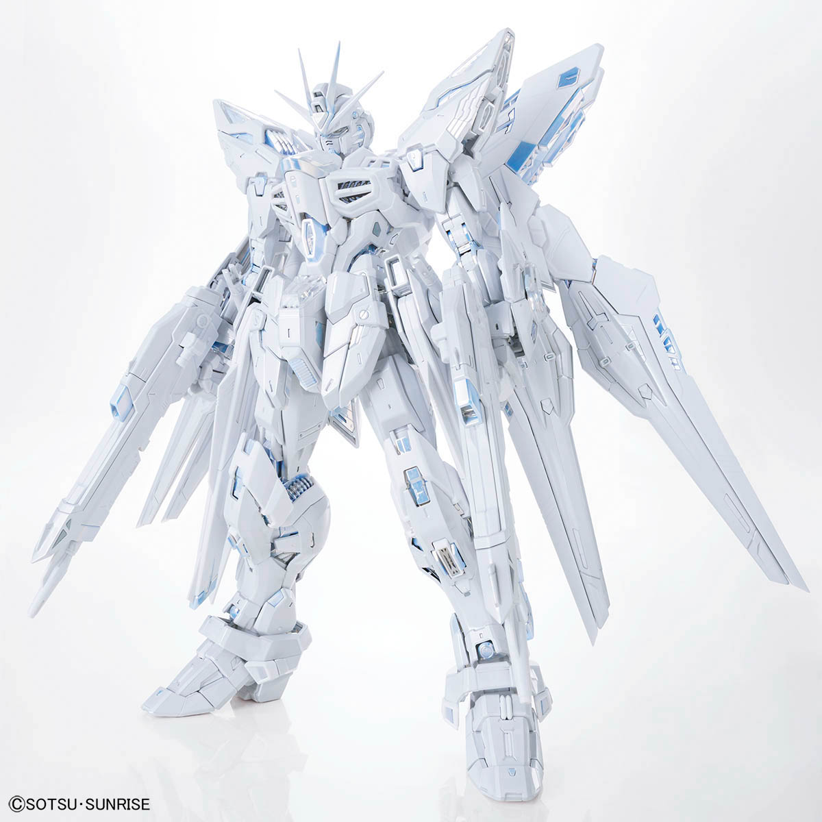 MGEX ストライクフリーダムガンダム [TWILIGHT COATING] ガンプラ「MGEX ストライクフリーダムガンダム」が美しい白を纏う