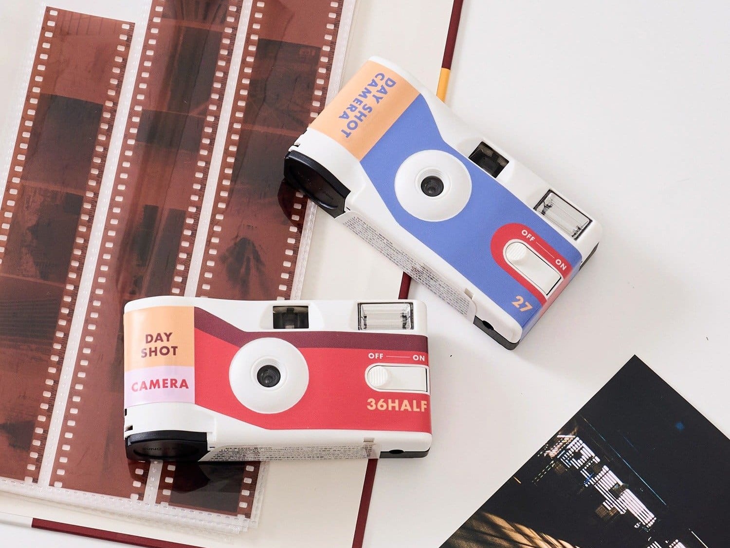 3COINSよりスマホでは味わえないレトロな仕上がりが楽しめる使い切り