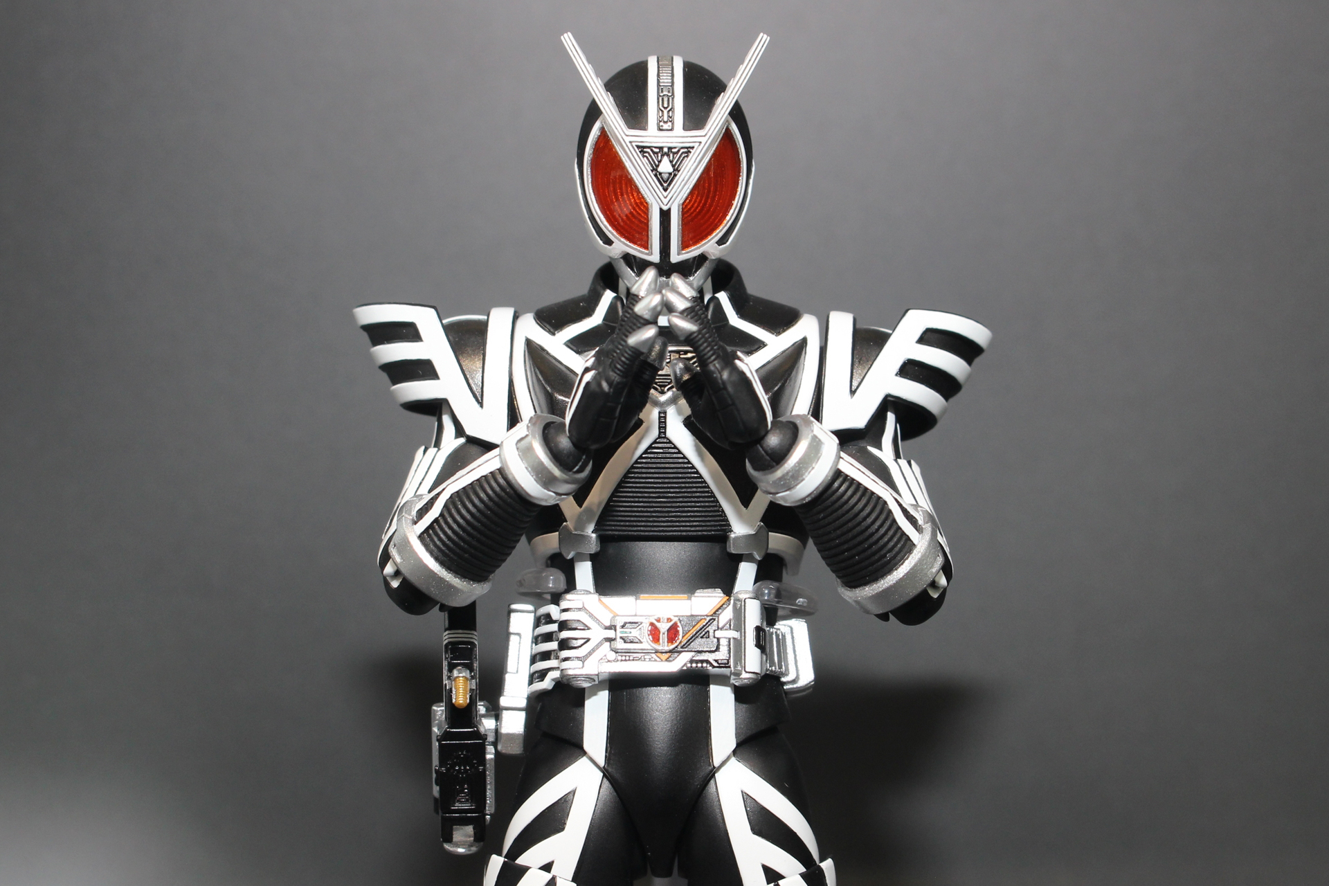 特別企画】「仮面ライダー555」の3人目のライダー、「S.H.Figuarts（真