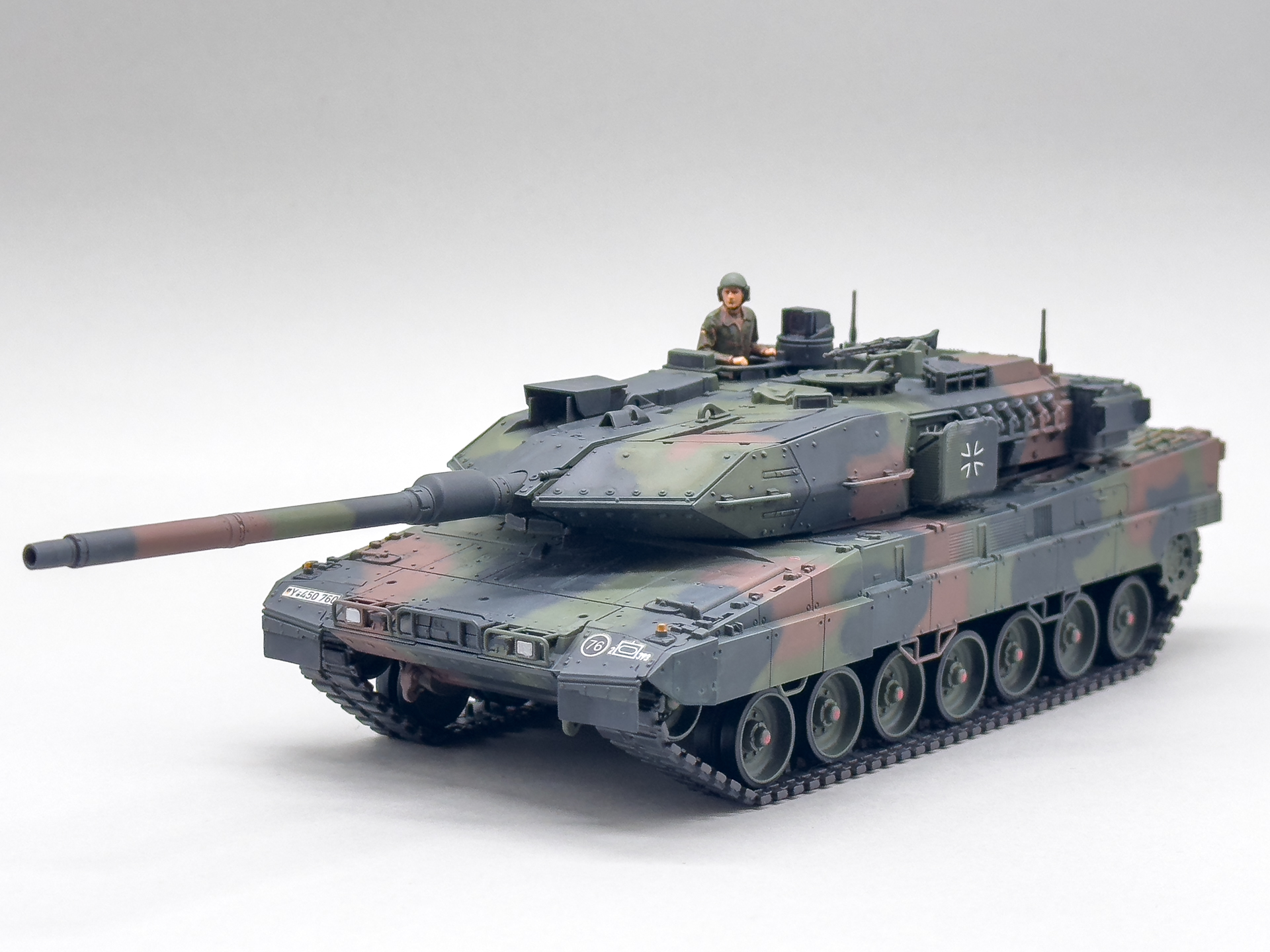 特別企画】タミヤ「1/48 ドイツ連邦軍主力戦車 レオパルト2 A7V」を全