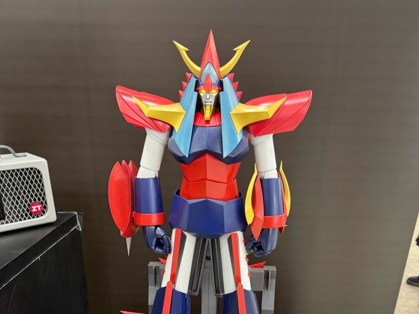 週刊勇者ライディーンをつくる」で完成する全高65cmのライディーンが