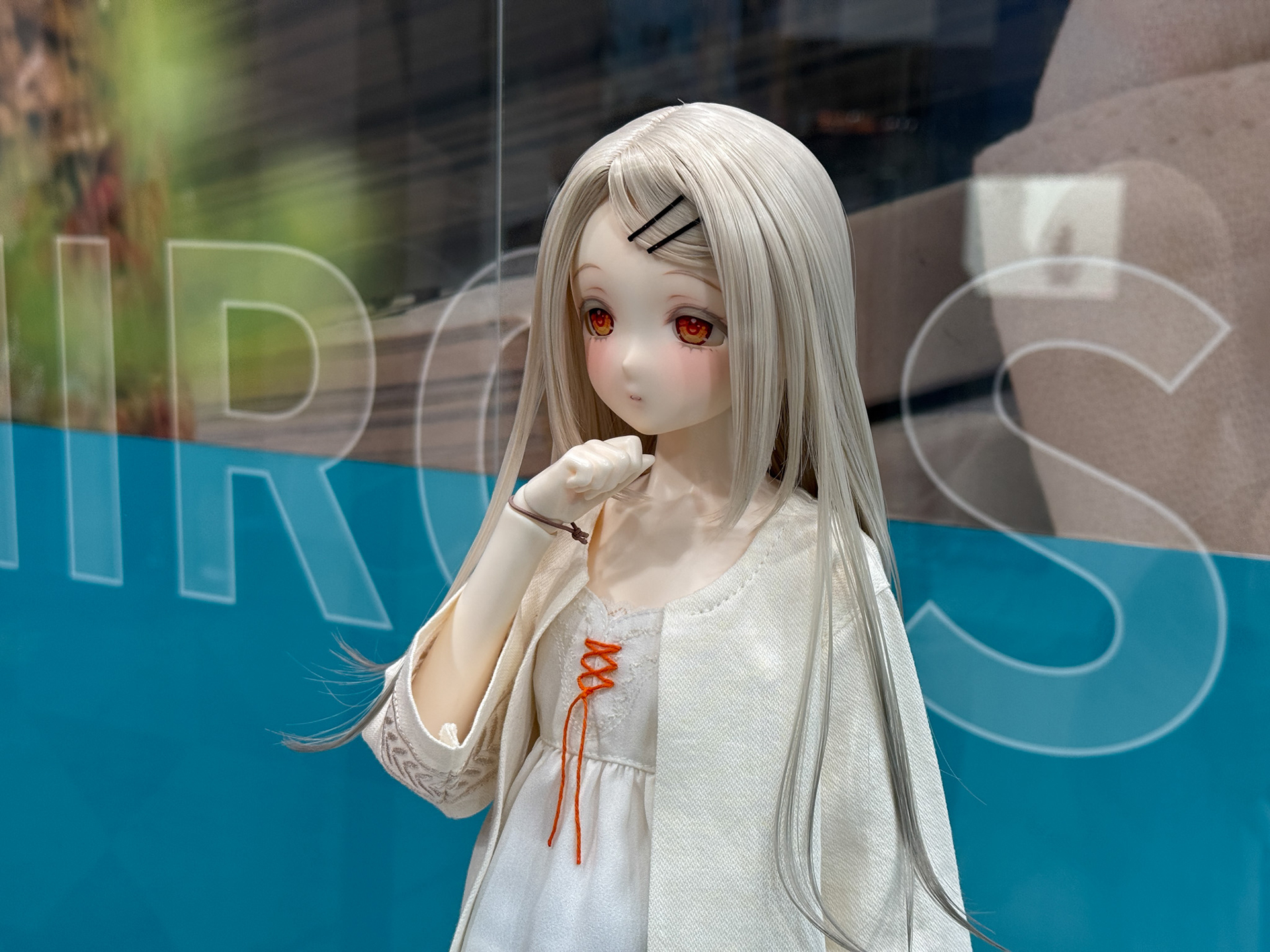 ￥期間限定　値下げ交渉可￥　キャストドール（ハンカチ、ポストカード付） 01.jpg