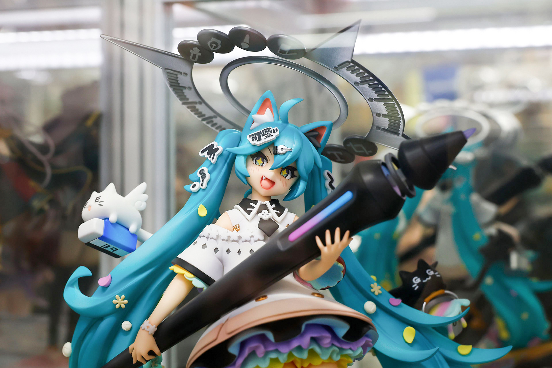 特別企画】カラフルな色合いに見とれちゃう！「初音ミク×さいとう