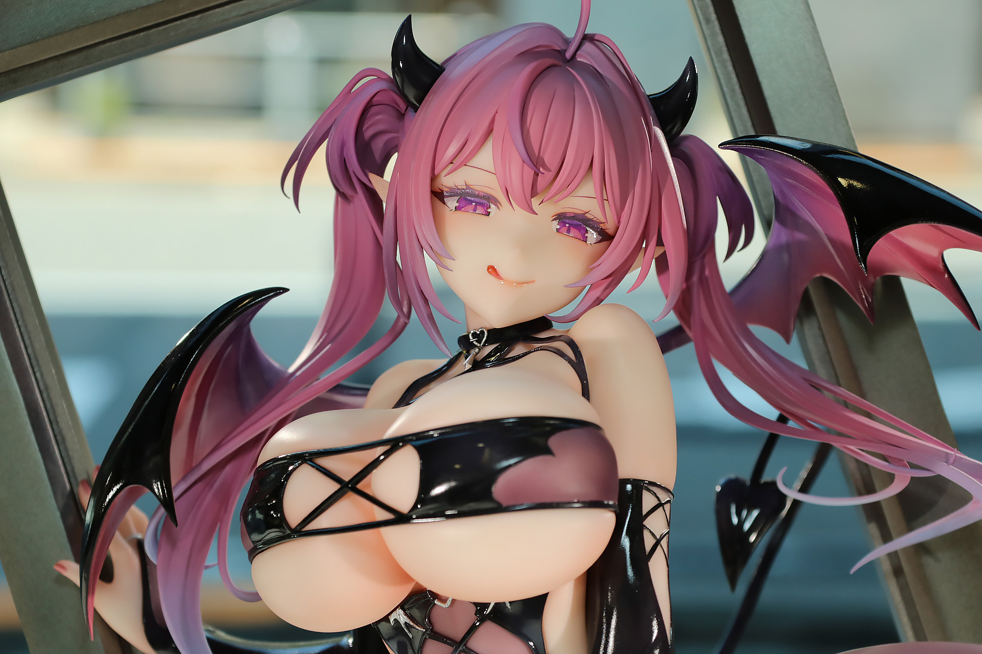 イラストレーター・ごましおポン酢氏オリジナルキャラクター「サキュバス ミエル」のフィギュア彩色原型が東京フィギュアギャラリーにて展示中