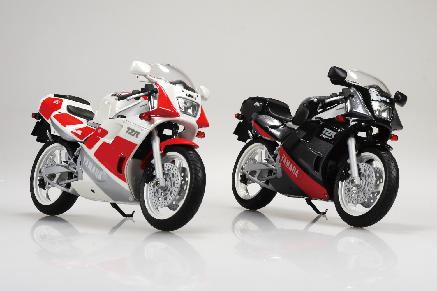 YAMAHA EZ-TP 動作品　廃盤品　箱付き 精密な造型を気軽に楽しめる！ アオシマ、1/12 完成品バイク 「Yamaha