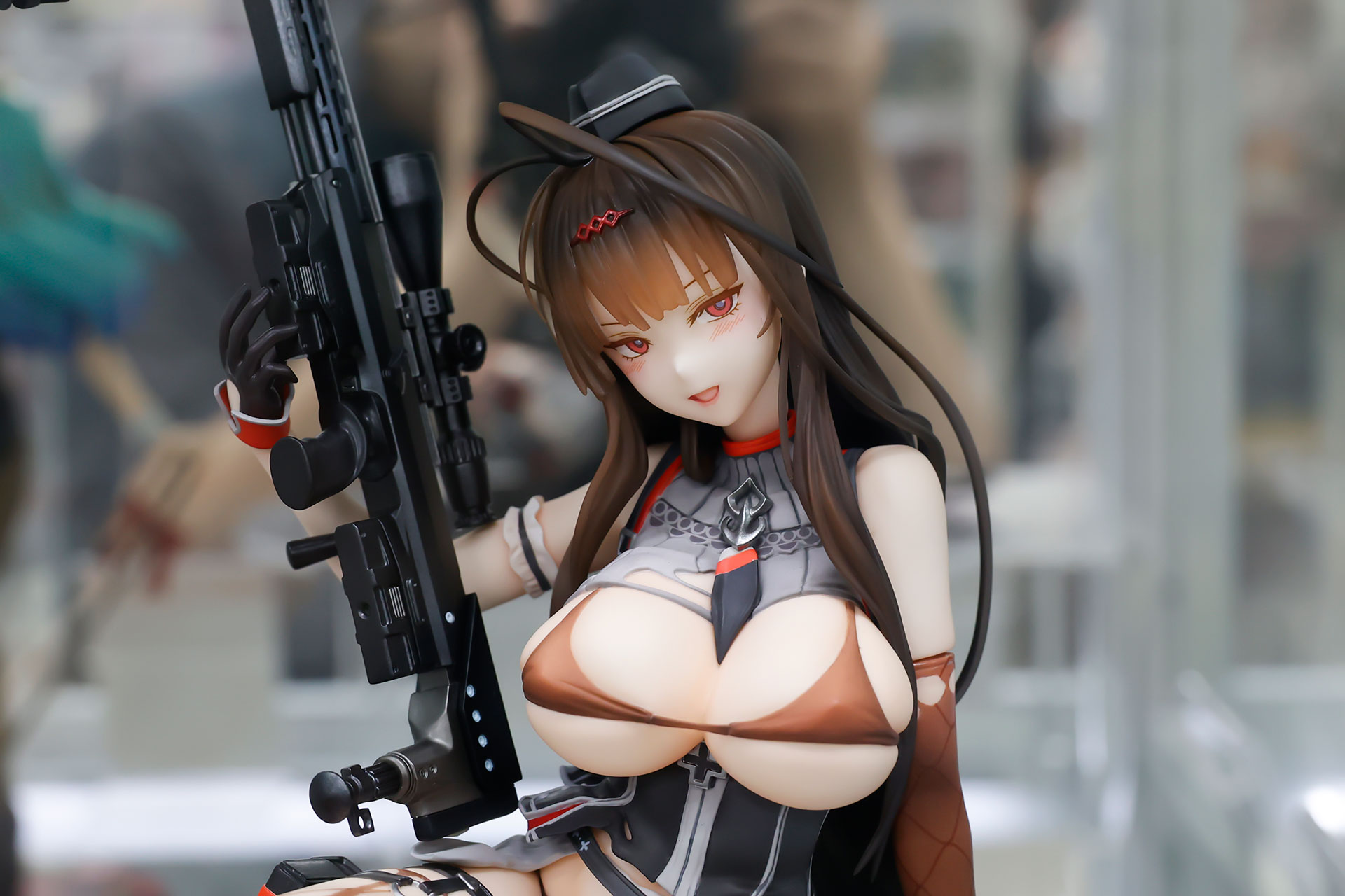 挑発的な微笑みがたまらない！「ドールズフロントライン Gd DSR-50 重傷版」【あみあみ展示撮り下ろし】ダメージを負った姿をフィギュア化