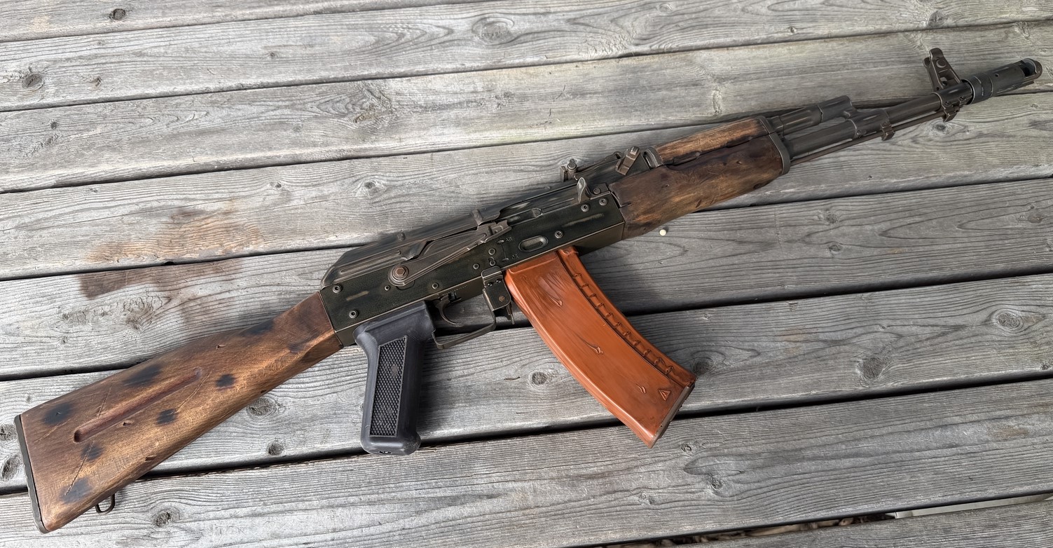 ダメージ加工済み電動ガン「Real Wood AK74 Battle Worn」実射動画を
