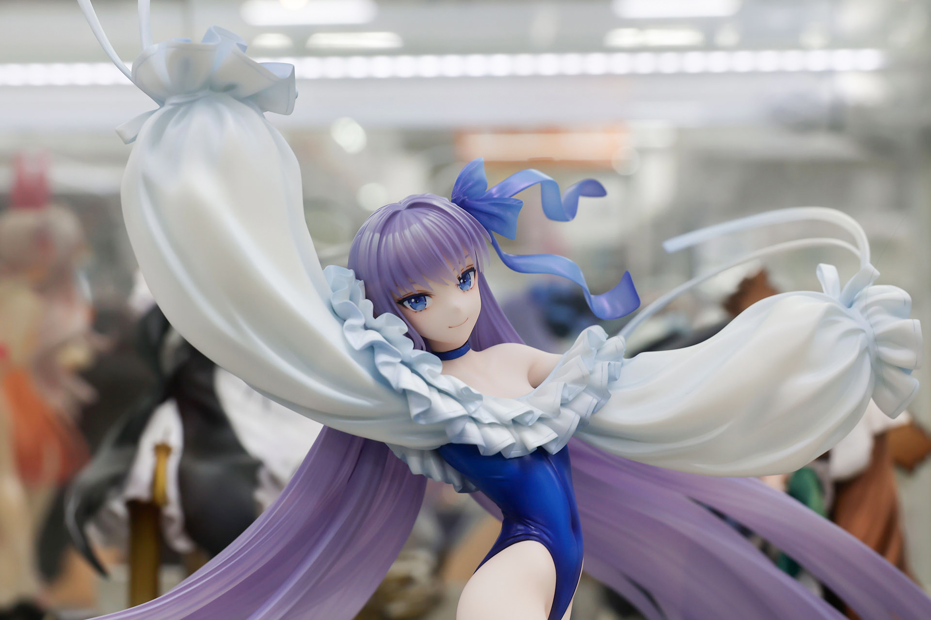白と青の躍動美に見惚れる！「Fate/Grand Order ランサー／謎のアルターエゴ・Λ（第二再臨）」【あみあみ展示撮り下ろし】第二再臨の衣装をオリジナルポーズで立体化