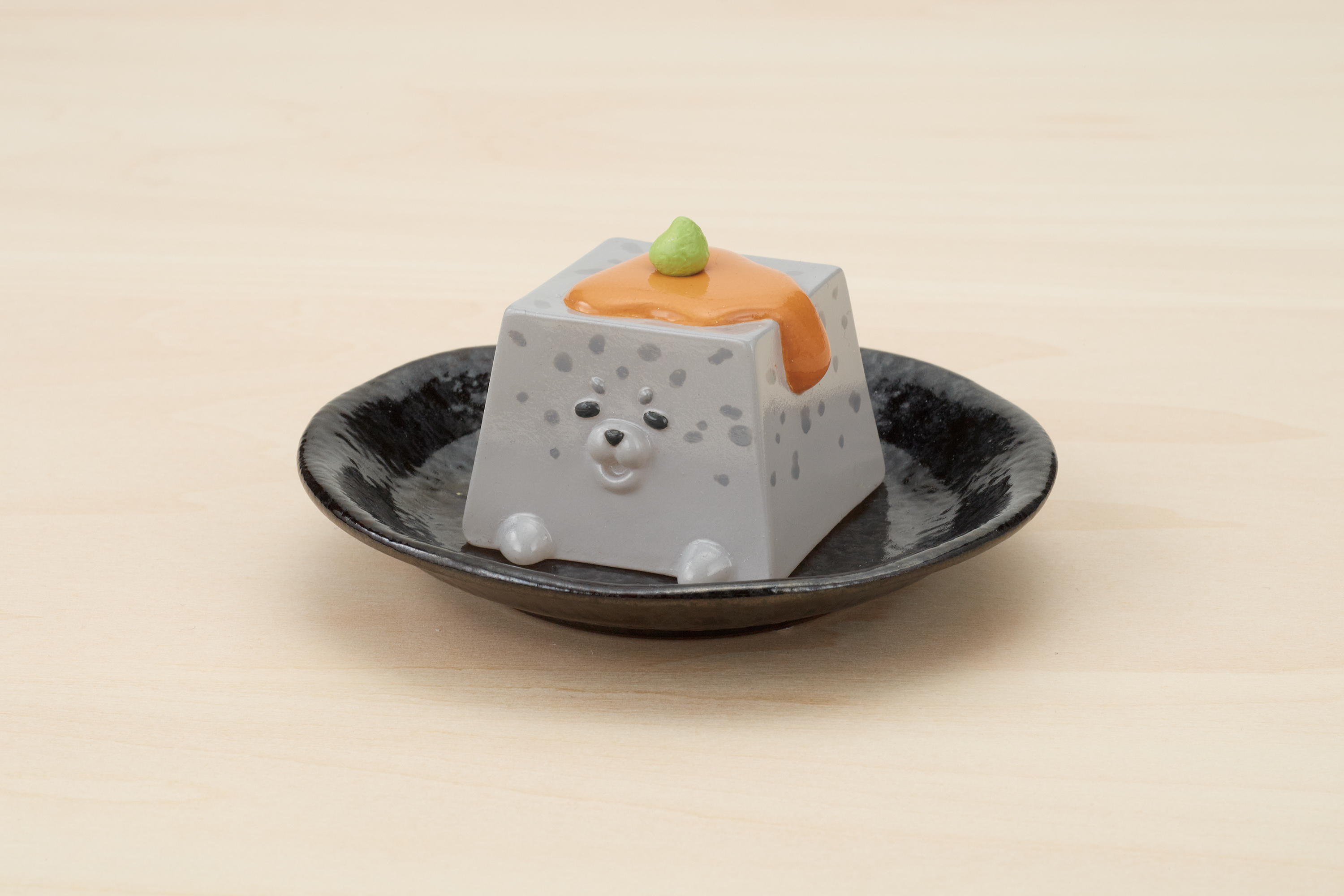 アザラシ緑豆腐 ガチャ「ゴマ豆腐アザラシ」が10月中旬に発売。アザラシのフォルムを